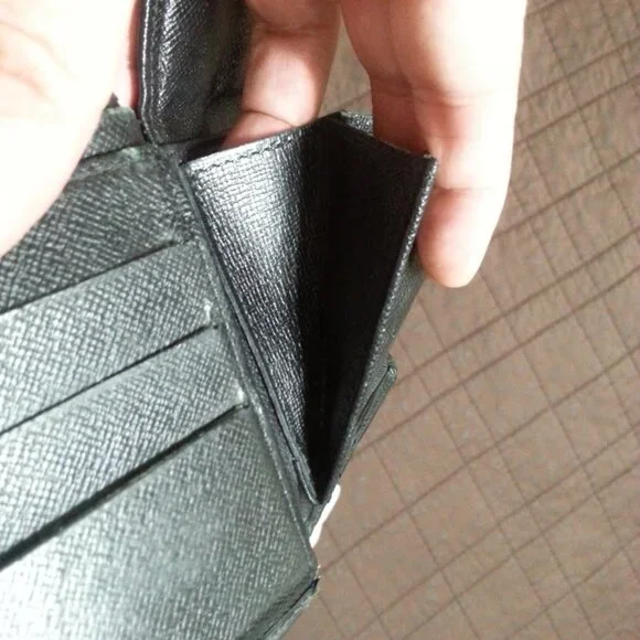 Vintage LV Louis Vuitton Epi Leather Wallet Bifold Unisex Women's Men's - Picture 10 of 14